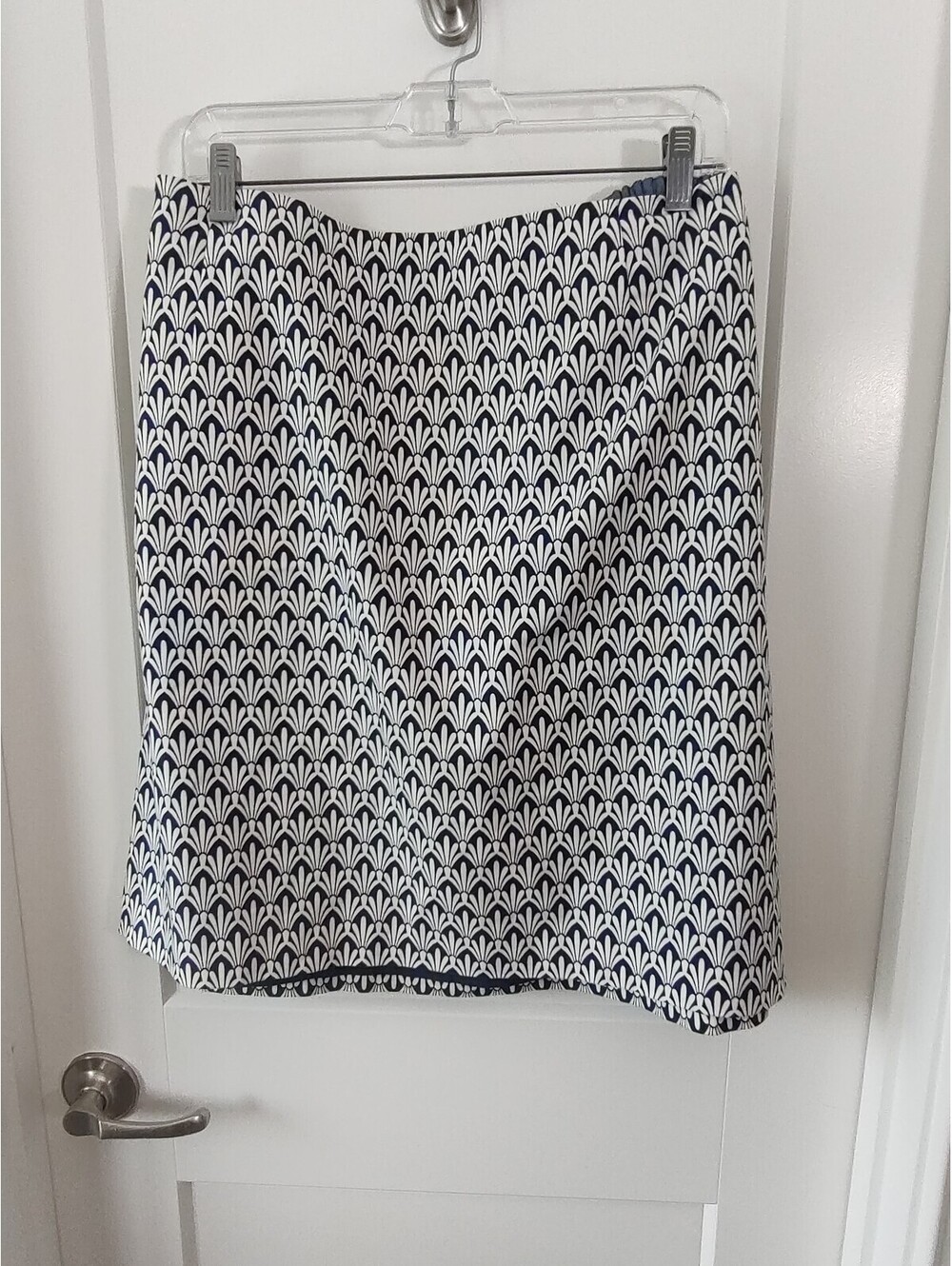 Talbots Plus Size 24W White and Navy Patterned Mini Skirt